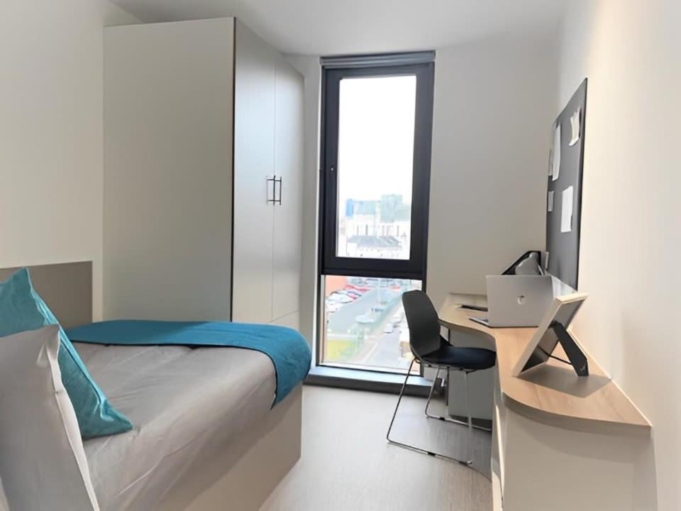 Student-Only Comfortable Studios & Private Ensuites At Little Patrick Street In Belfast * Belfast